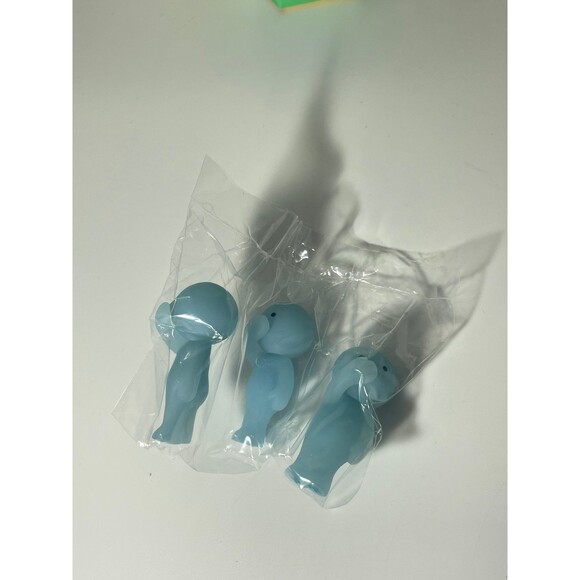 2017 Smiski Toilet Series, "ChibiKusaSki" Glow in the Dark Authentic - Picture 3 of 4